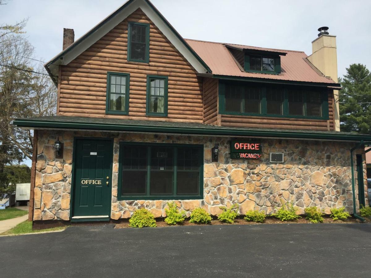 Pine Knoll Hotel Lakeside Lodge & Cabin Old Forge Eksteriør billede